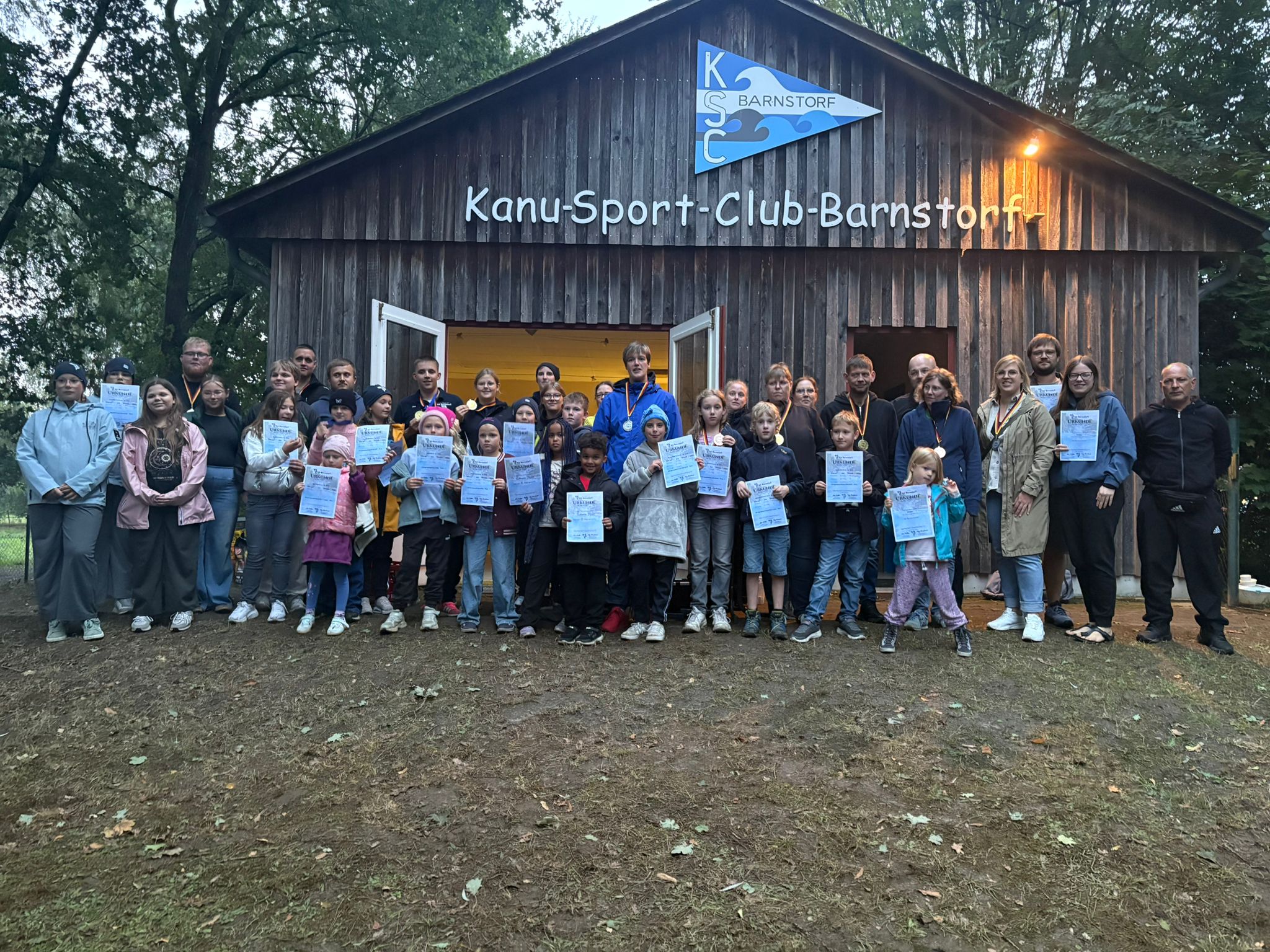Katze, Bandit und Bauchtänzerin im Freibad gesichtet